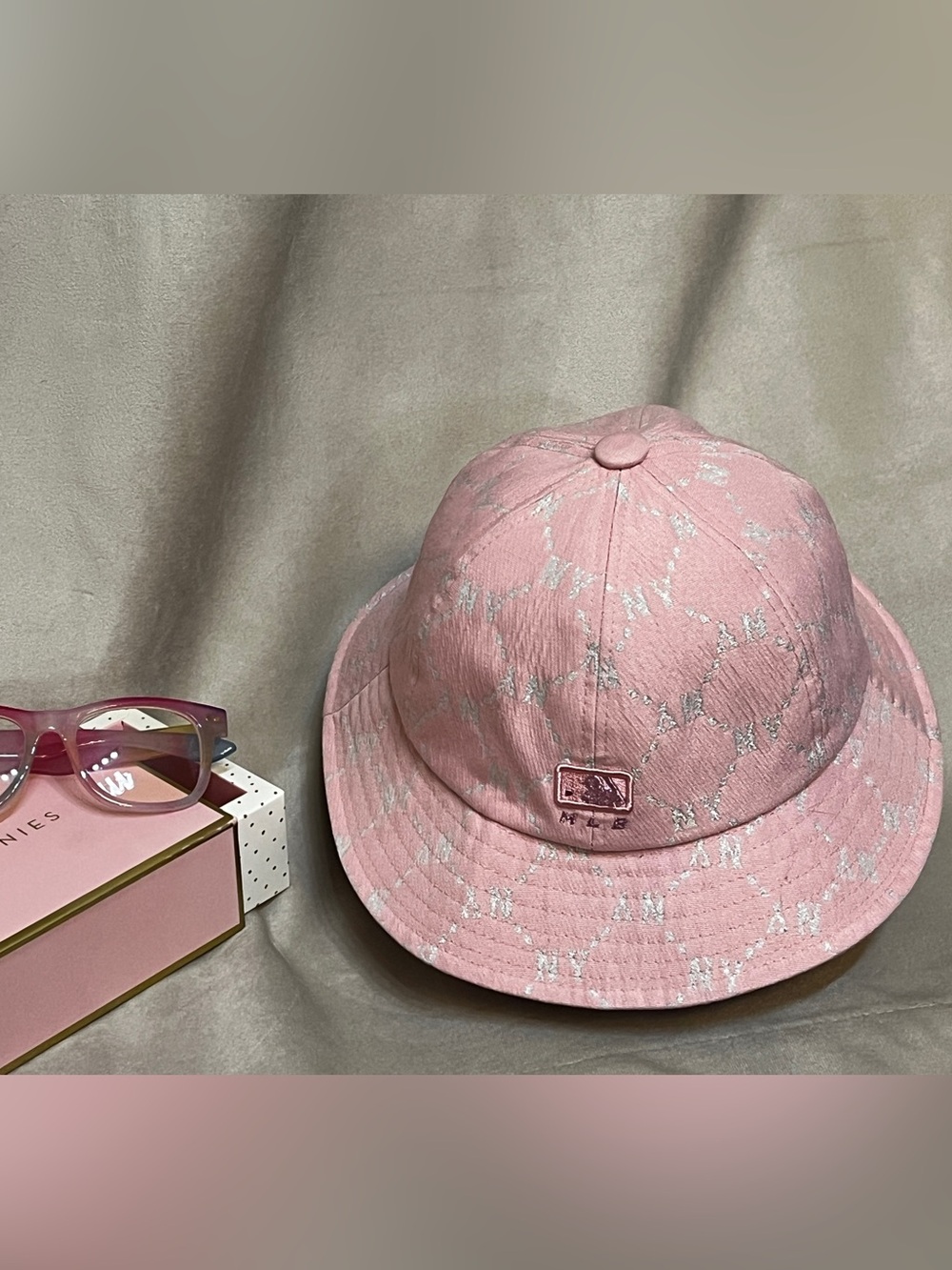 Like New, 100% Cotton Pink NY Logo girls Bucket Hat MLB Major League Baseball - Picture 5 of 9